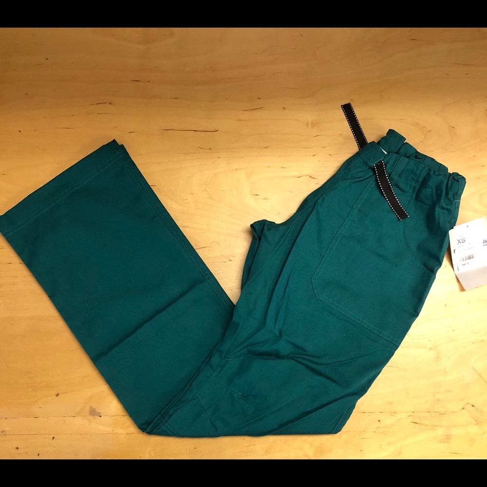 Fundamentals Women's Hunter Green 6-Pocket Cargo